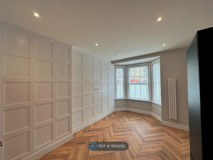 1 Bedroom Flat To Rent In St John's Rd, Royal Tunbridge Wells, TN4