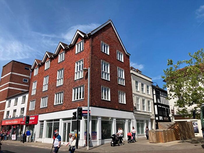 2 Bedroom Flat For Sale In - New Canal, Salisbury, SP1