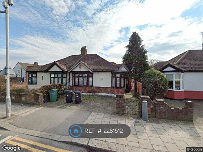 1 Bedroom Detached House To Rent In New North Road, Essex, IG6