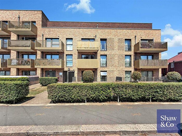 1 Bedroom Flat For Sale In Gerrard Court, Pears Road, Hounslow, TW3