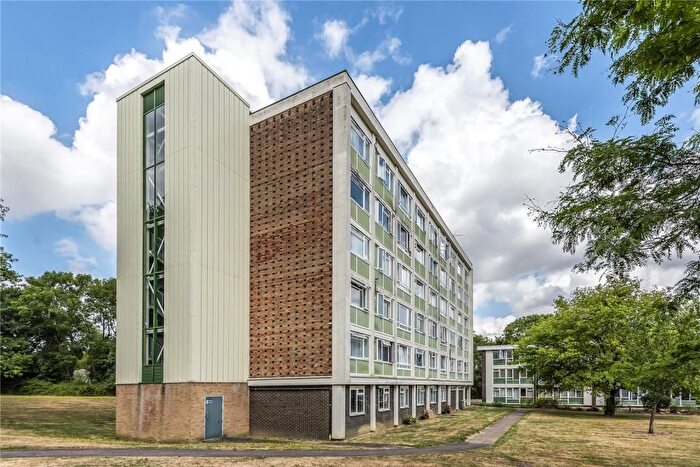 Studio For Sale In Jocks Lane, Bracknell, RG42
