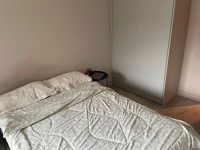1 Bedroom Flat To Rent In North Street, Leeds, LS2