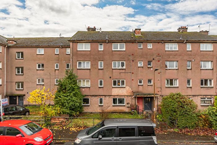 2 Bedroom Flat For Sale In / Alan Breck Gardens, Edinburgh, EH4