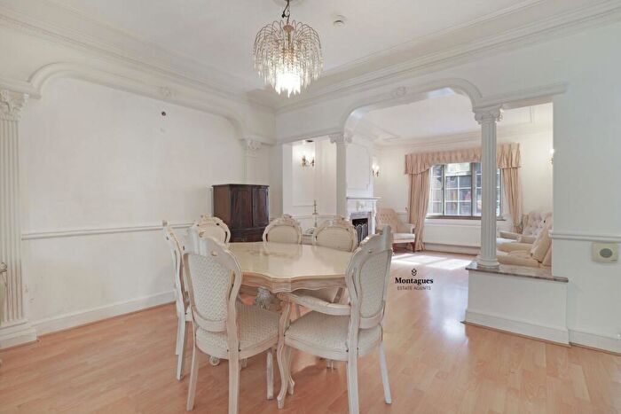 2 Bedroom Cottage For Sale In High Street, Epping, CM16