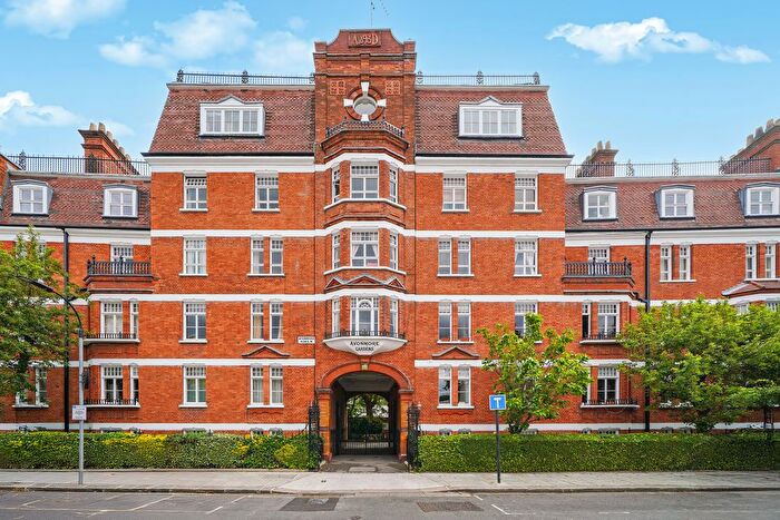 2 Bedroom Flat For Sale In Avonmore Gardens, London, W14