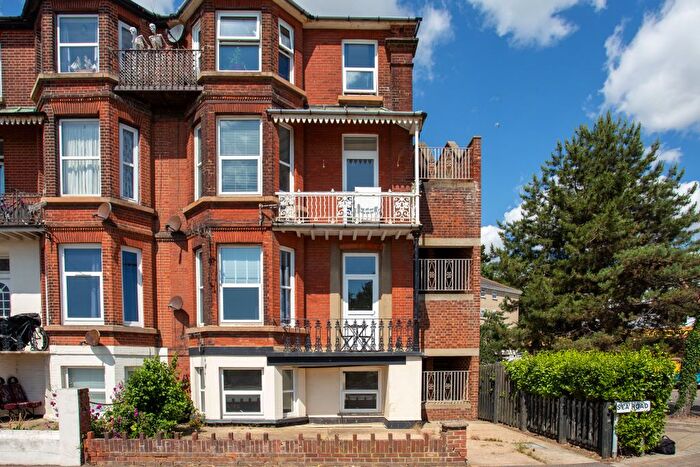 2 Bedroom Flat To Rent In Sea Road, Felixstowe, IP11