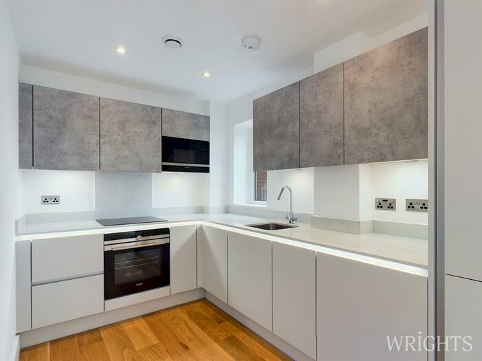 2 Bedroom Apartment To Rent In Principle Point, Bridge Road East, AL7