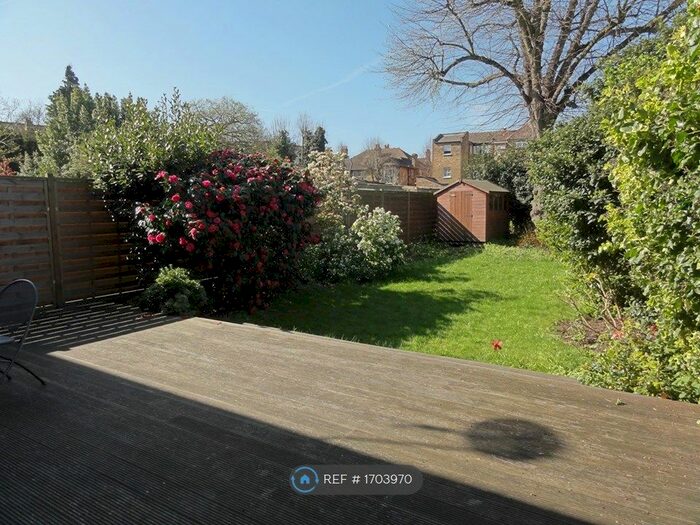 4 Bedroom Semi-Detached House To Rent In Richmond, Richmond, TW9