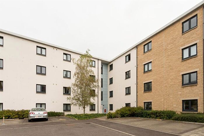 2 Bedroom Flat To Rent In Monart Road, Perth, PH1