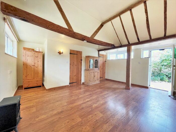 1 Bedroom Flat To Rent In Highfield Farm, Ockham Lane, Cobham, KT11