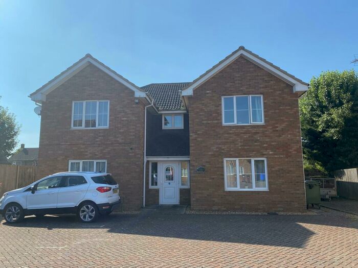 1 Bedroom Property To Rent In The Birches, March, PE15