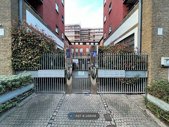 3 Bedroom Flat To Rent In Reservoir Studios, London, E1W