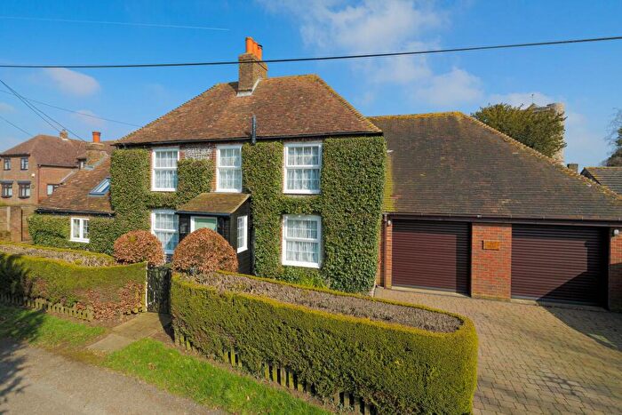 3 Bedroom Detached House For Sale In The Street, Swingfield, CT15