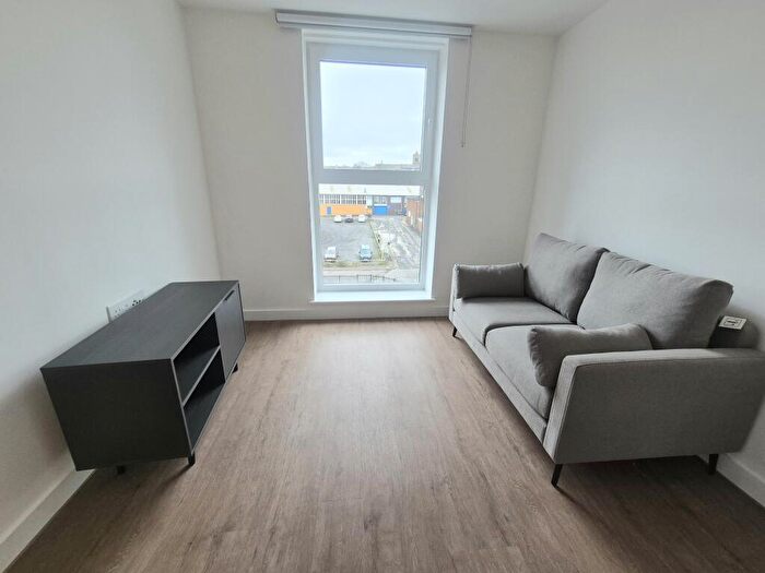 1 Bedroom Apartment To Rent In Cow Green, Halifax, HX1