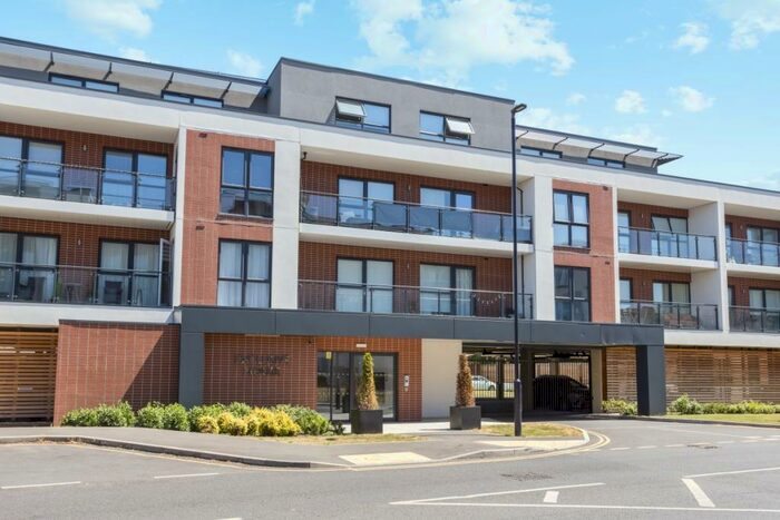 2 Bedroom Apartment To Rent In Oldfield Road Maidenhead, SL6