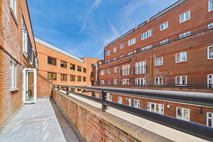 2 Bedroom Flat To Rent In Cheapside, Reading, Berkshire, RG1