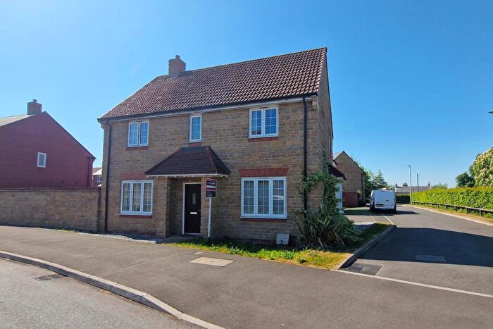 4 Bedroom Detached House For Sale In Family Home In Yatton's Popular Chestnut Park, BS49