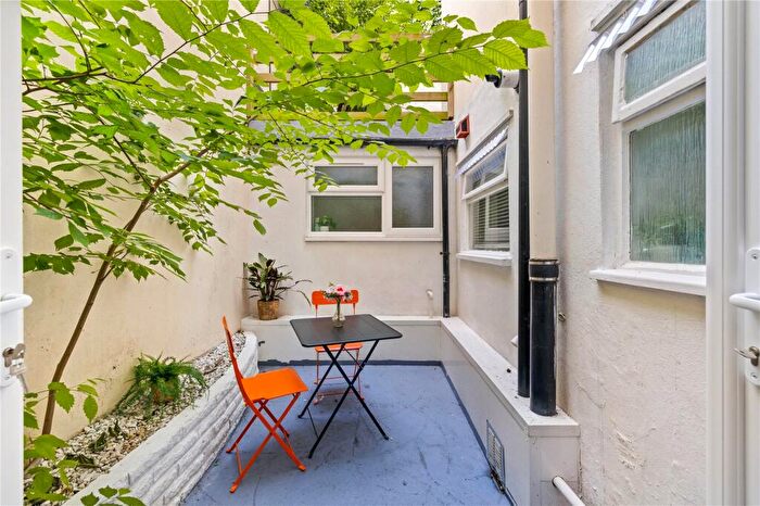 2 Bedroom Apartment For Sale In Albert Road, Brighton, East Sussex, BN1 - Photo 4