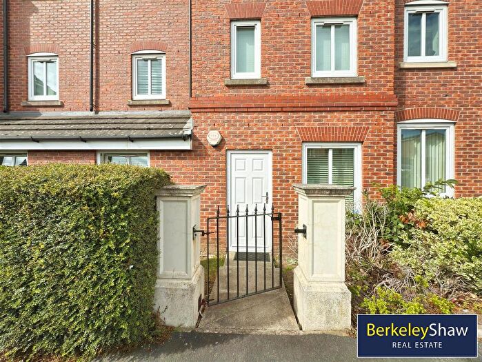 2 Bedroom Flat For Sale In Southport Road, Lydiate, Liverpool, L31