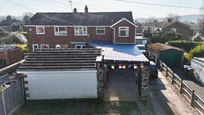 5 Bedroom Semi-detached House For Sale In Churnet Grove, Cheadle, ST10