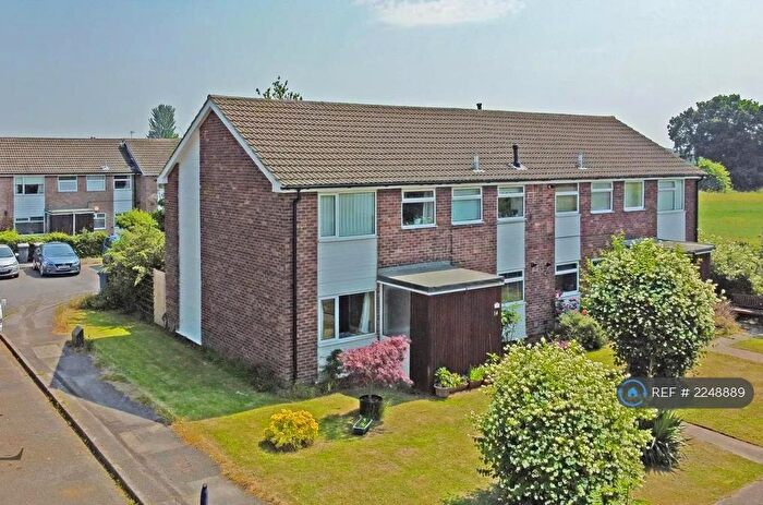 2 Bedroom Flat To Rent In Moore Close, West Bridgford, Nottingham, NG2