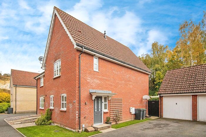 3 Bedroom Semi Detached House For Sale In Rowan Close, Claydon, Ipswich, IP6