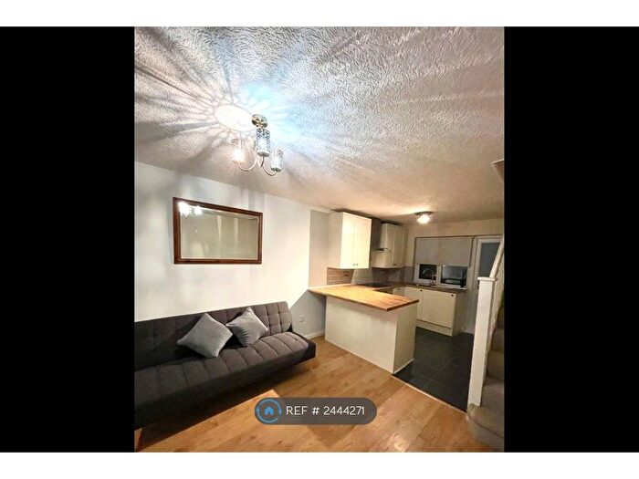 1 Bedroom Terraced House To Rent In Friars Way, Chertsey, KT16