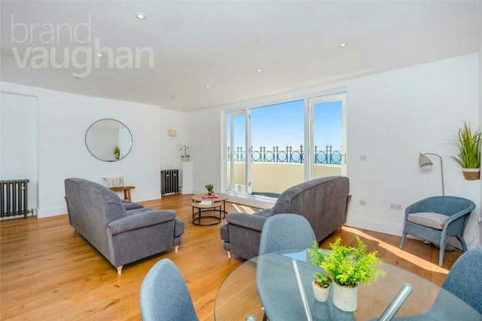 4 Bedroom Flat To Rent In Courtenay Terrace, Hove, BN3