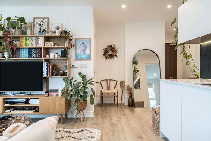 2 Bedroom Flat For Sale In Anderson Road, London, SE3