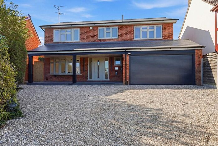 4 Bedroom Detached House For Sale In Folly Lane, Hockley, SS5