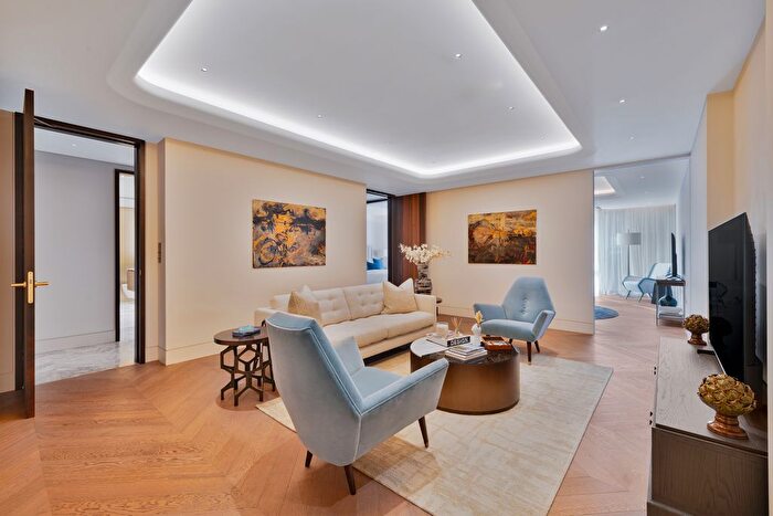9 Bedroom Flat To Rent In Stanhope Gate, Mayfair, London, United Kingdom, W1K