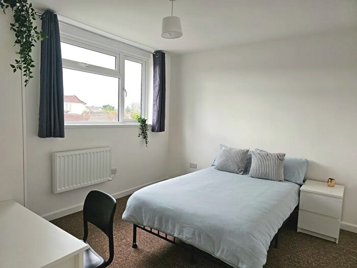 5 Bedroom House To Rent In Louise Avenue, Bristol, BS16