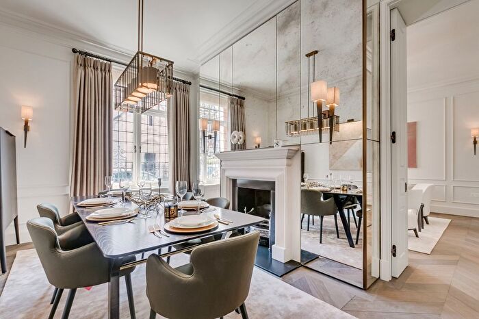 3 Bedroom Flat To Rent In Iverna Gardens, Kensington, W8