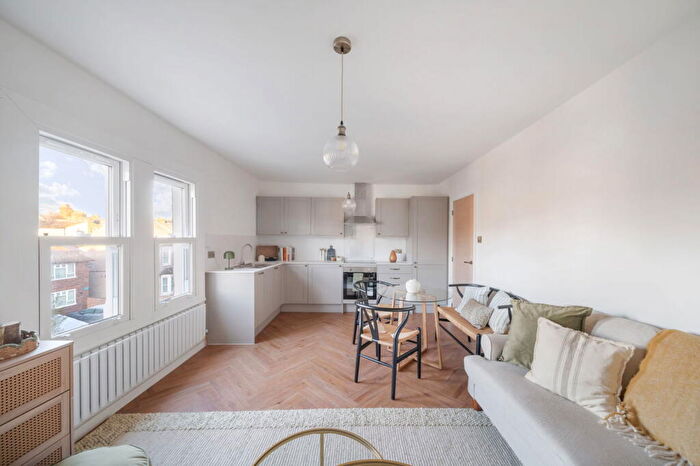 1 Bedroom Flat To Rent In Parish Lane, Penge, SE20