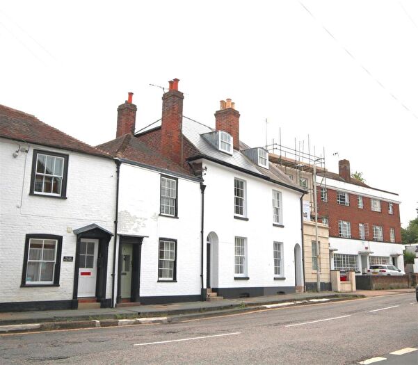4 Bedroom House To Rent In Oaten Hill, Canterbury, CT1