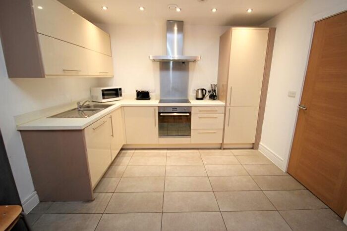 2 Bedroom Apartment To Rent In The Met Apartments Hilton Street, M1