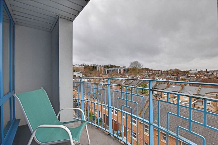 2 Bedroom Flat For Sale In The Plaza, Vanbrugh Hill, Greenwich, London, SE10