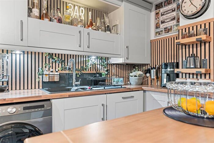 2 Bedroom Flat For Sale In Church Street North, Old Whittington, Chesterfield, S41