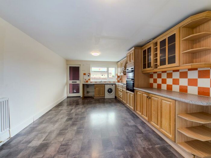 2 Bedroom Terraced House To Rent In Aberdovey Close, Bransholme, HU7