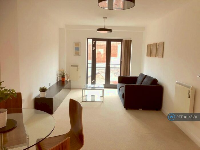 2 Bedroom Flat To Rent In George Street, Birmingham, B3