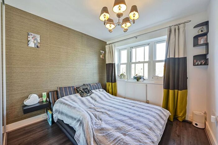 2 Bedroom Flat To Rent In Bader Way, Roehampton, London, SW15