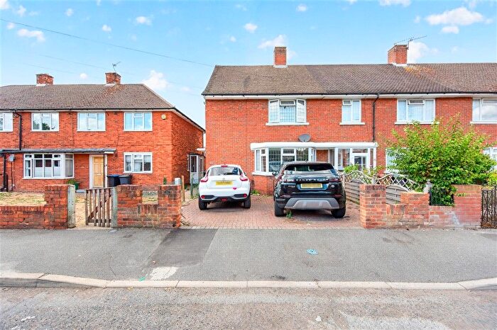 3 Bedroom End Terrace House For Sale In Barnfield Avenue, Mitcham, Surrey, CR4