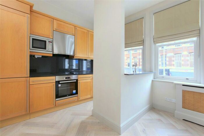 2 Bedroom Flat To Rent In St John's Road, Battersea, London, SW11