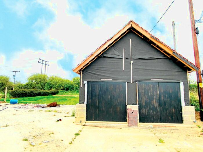 Parking/garage For Sale In Domsey Chase, Feering, Colchester, CO5
