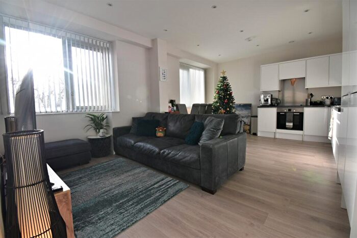 2 Bedroom Flat To Rent In Kings Court, High Street, Camberley, GU15