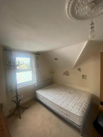 1 Bedroom Flat To Rent In The Polygon, Southampton, SO15