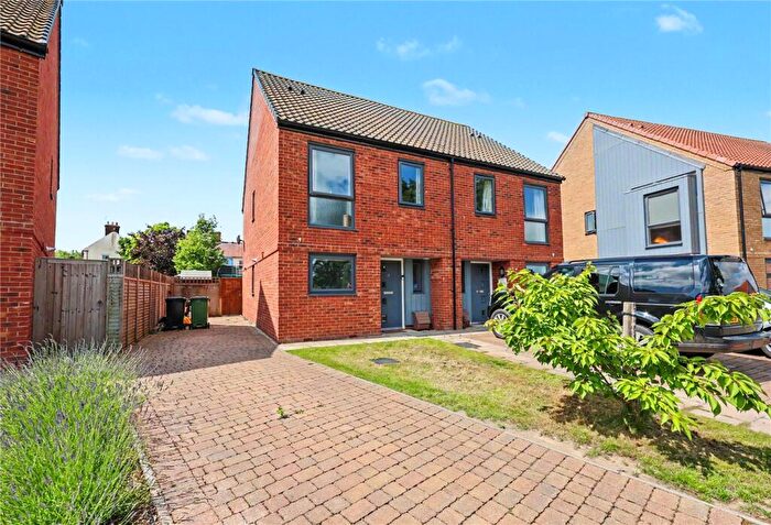 2 Bedroom Link Detached House For Sale In Lavender Way, North Walsham, Norfolk, NR28