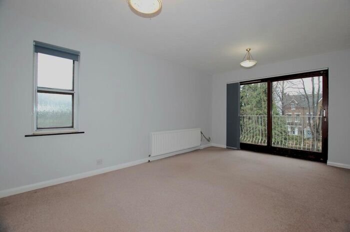 2 Bedroom Flat To Rent In Daniel Court, Brackley Road, Beckenham, BR3