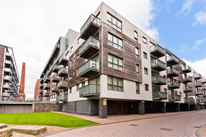 1 Bedroom Apartment To Rent In Advent House, Isaac Way, Manchester., M4