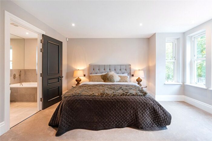 5 Bedroom Semi-detached House For Sale In Udney Park Road, Teddington, TW11